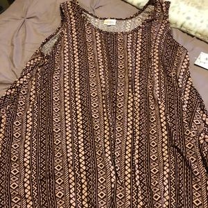 Lularoe perfect tank, never worn new with tags